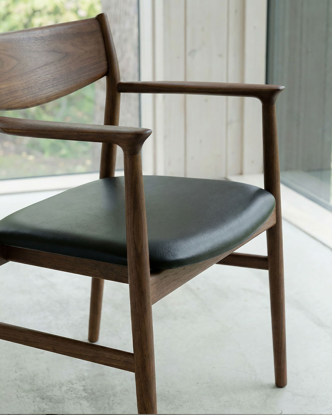 Interior design image (4:5, 1080x1350)